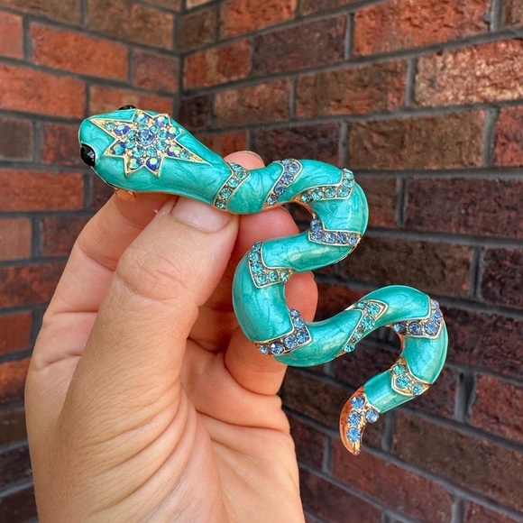 Serpenti Turquoise Crystal Snake Brooch - Picture 9 of 9